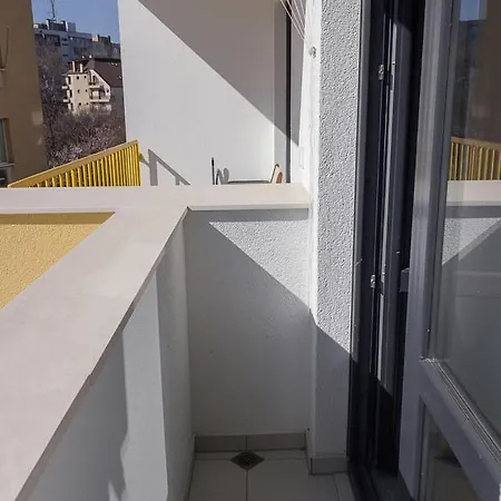 Vili's Place - 1 Bedroom With Balcony By Flat Mаnager Apartment *